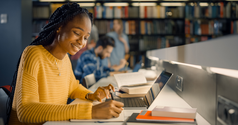 L'inscription des étudiants étrangers se fait mainteant en ligne.